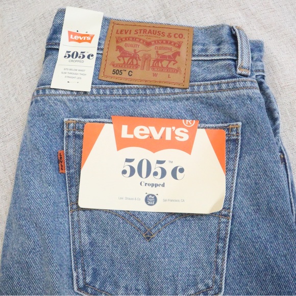 Levis 505 Cropped Raw Hem Slim Straight Jeans NEW - Picture 3 of 11